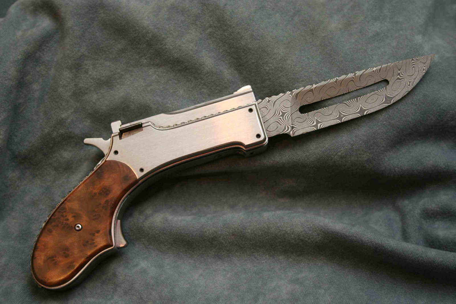 Pistolknife