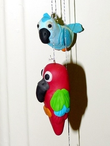 Szélharang papagájokkal