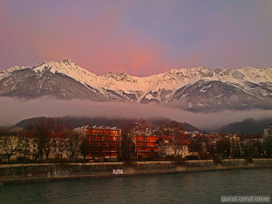 atom: Reggeli köd Innsbruckban