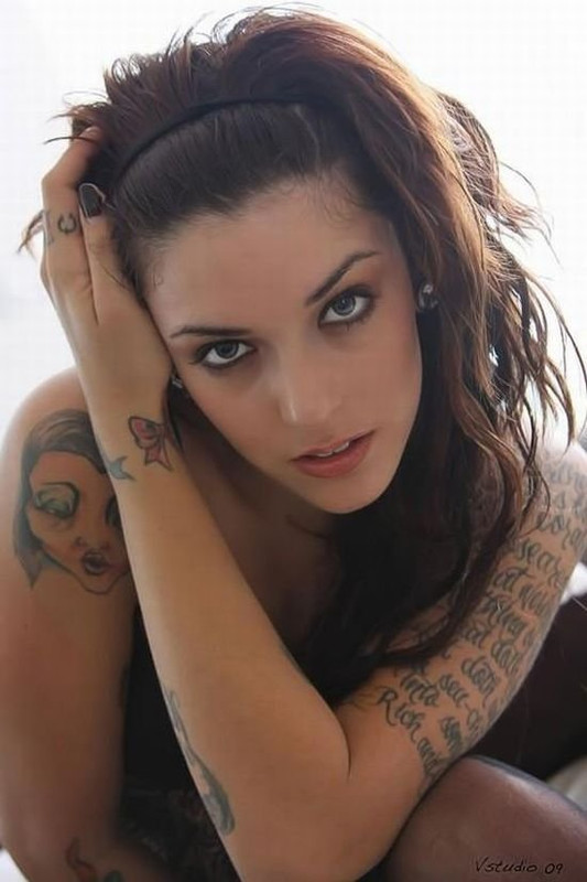 PTweet: sexy-tattoo-girls21