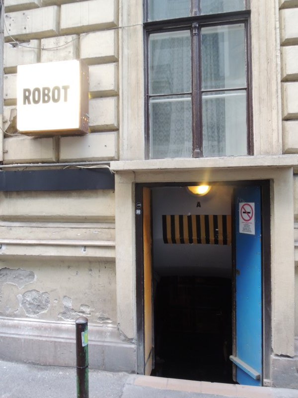 robot001