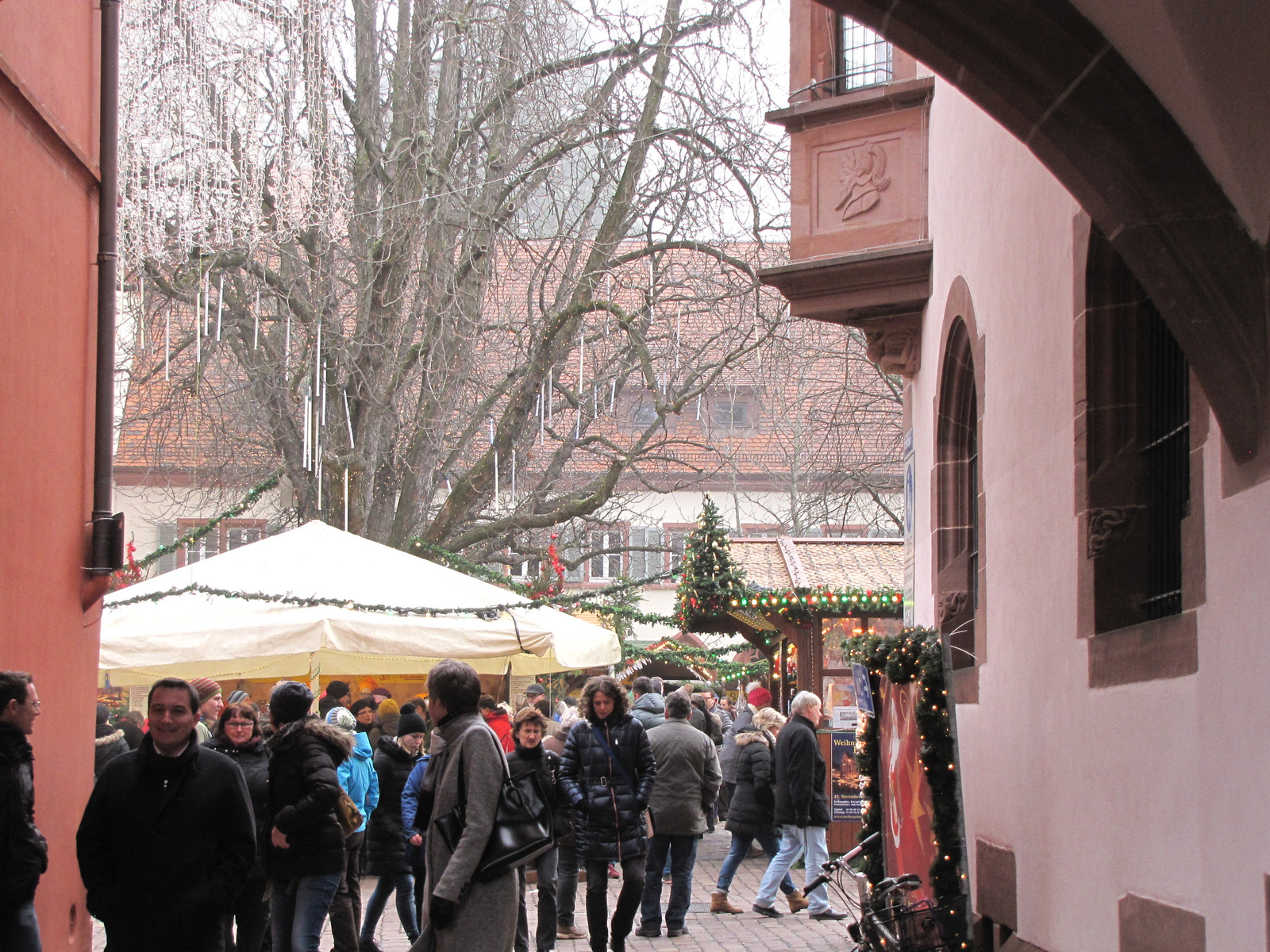 Freiburg im Breisgau, Advent a Városháza előtt, SzG3