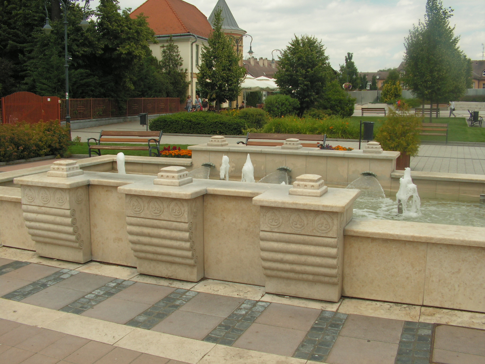 Gödöllő, a Főtér, SzG3