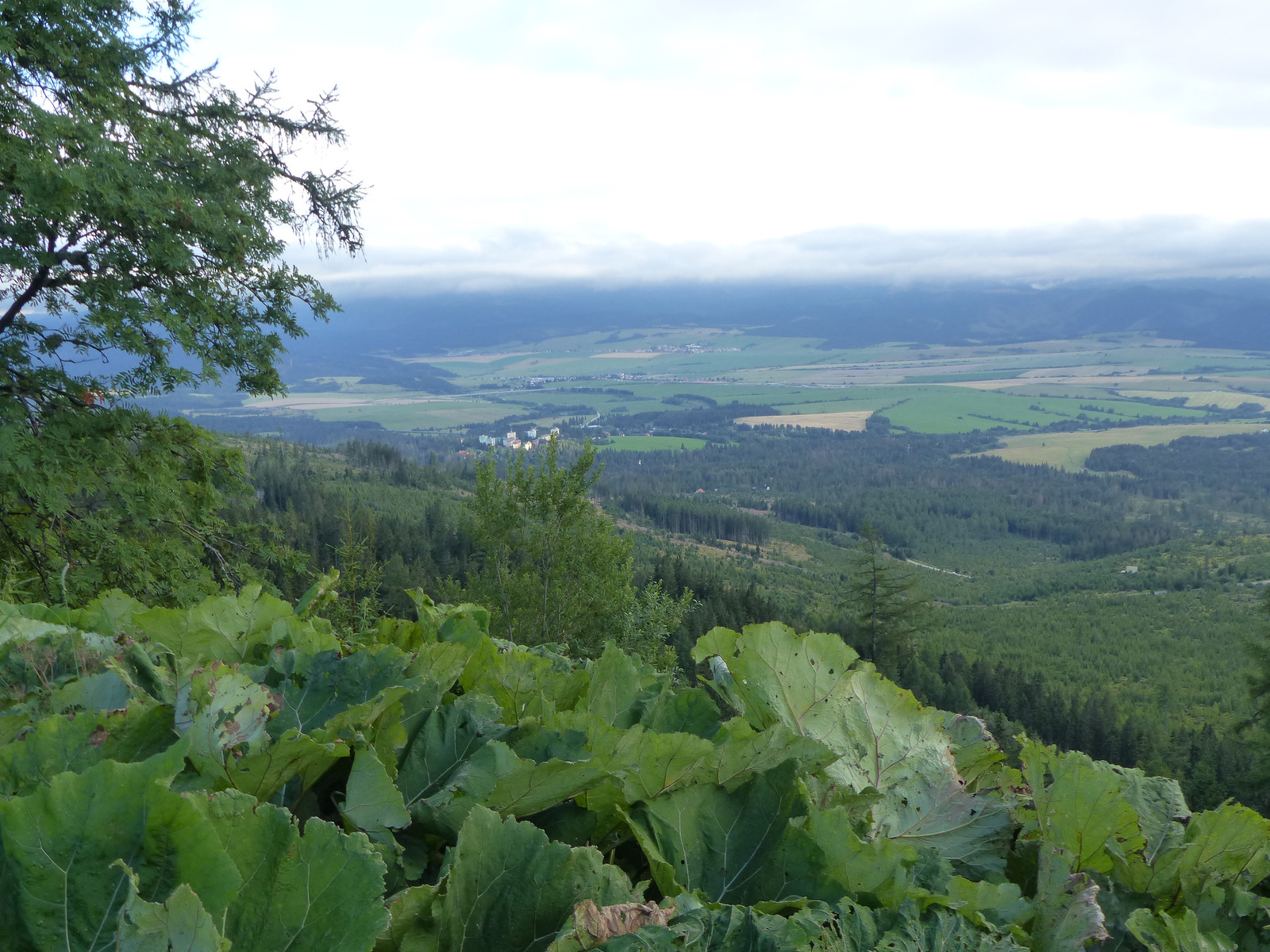 Csorbató (Štrbské Pleso), kilátás a Kempinski elől, SzG3