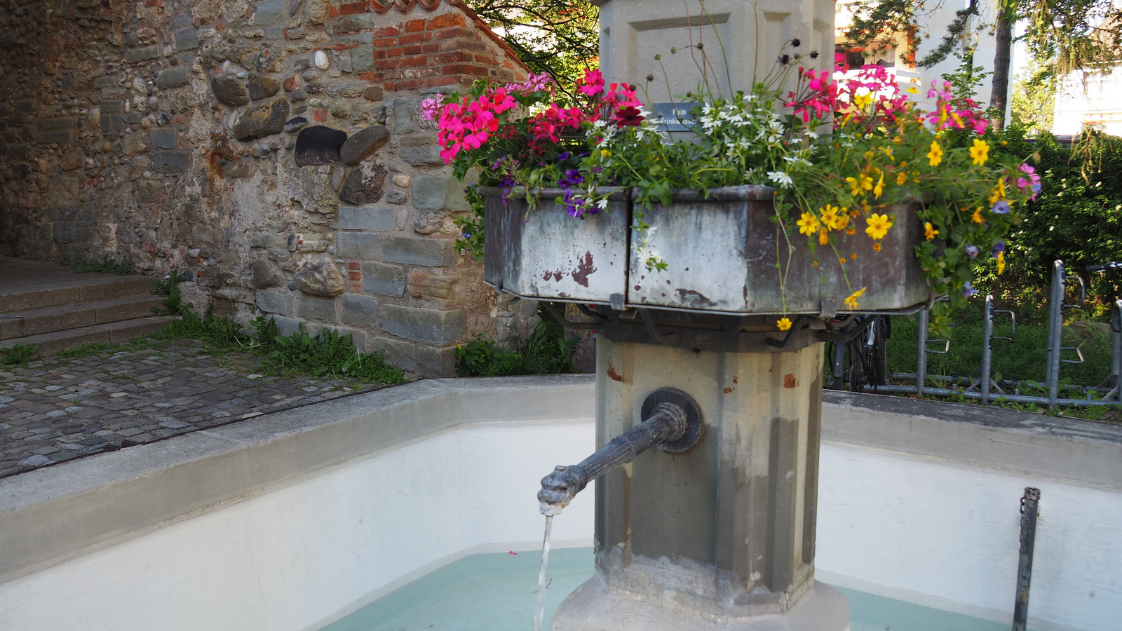 Németország, Überlingen, Marienbrunnen, SzG3