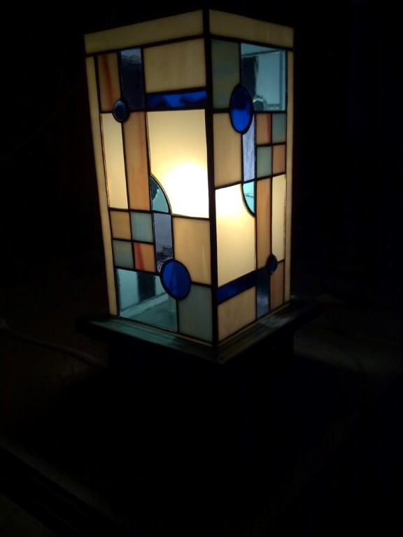 Art Deco Stojacia Tiffany Lampa