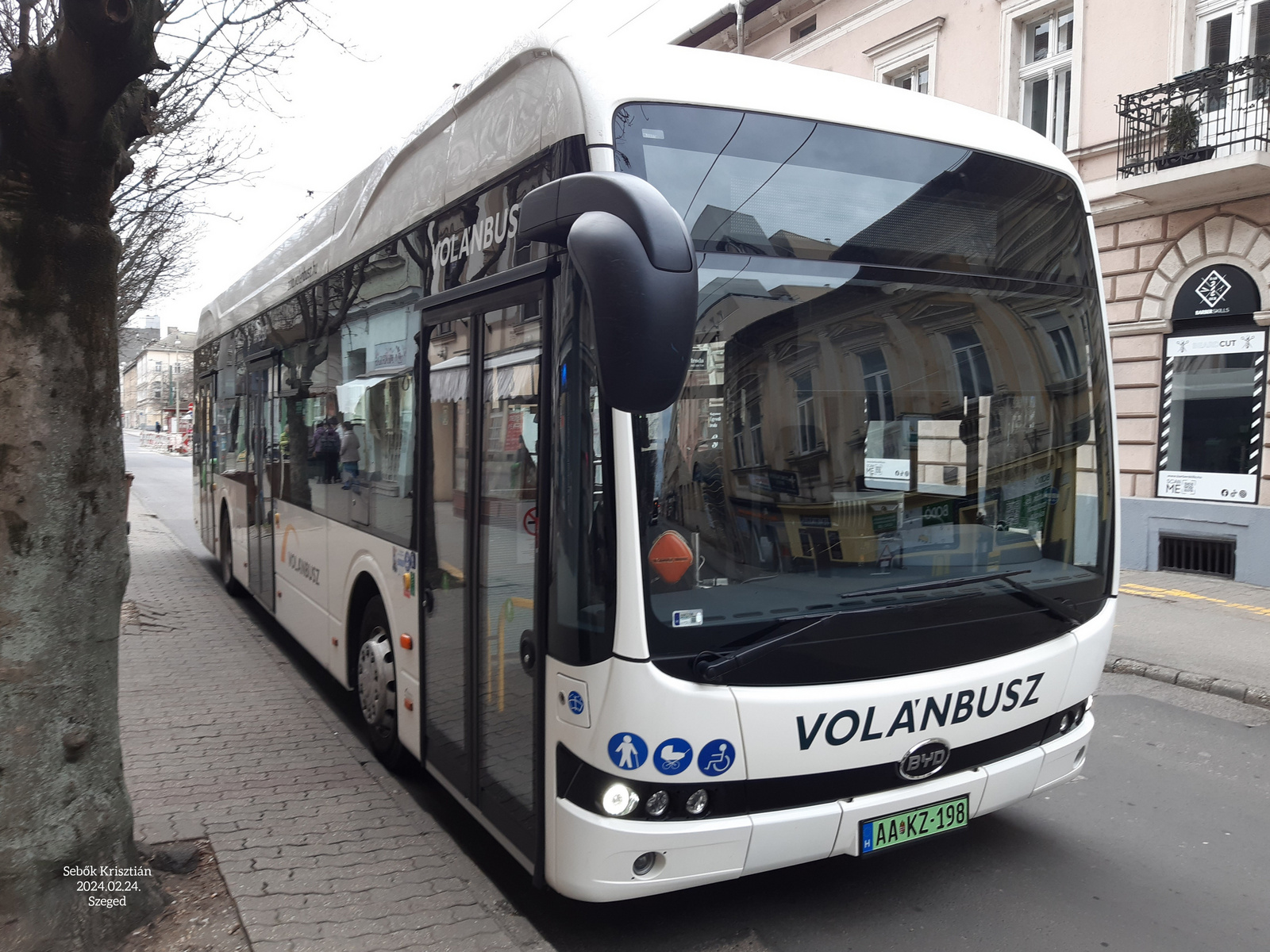 BYD K9UD AA KZ-198 Szeged, Mikszáth Kálmán utca 2024.02.24.