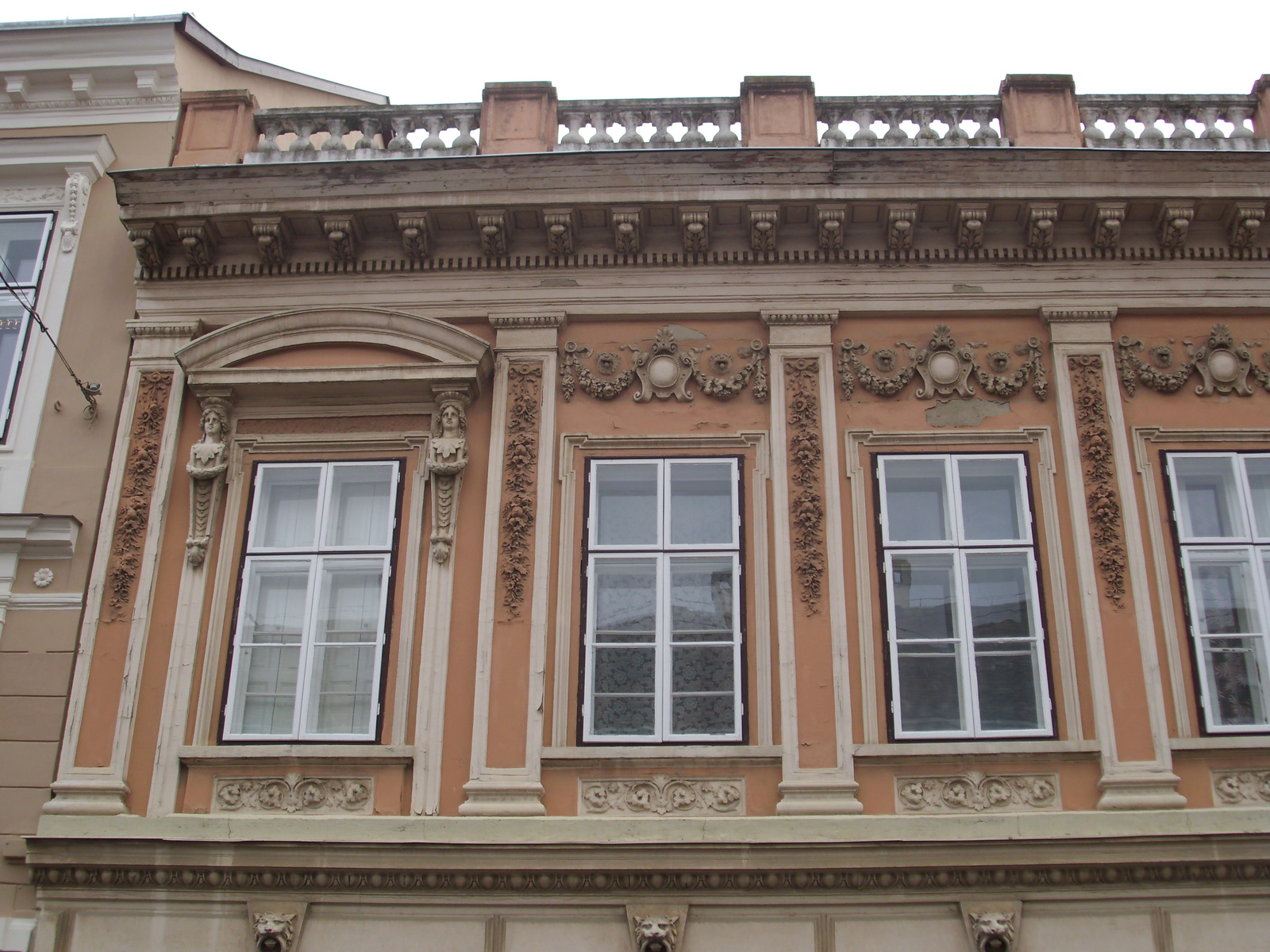 Szombathely, Kossuth u. 9, egyemeletes lakóház 2