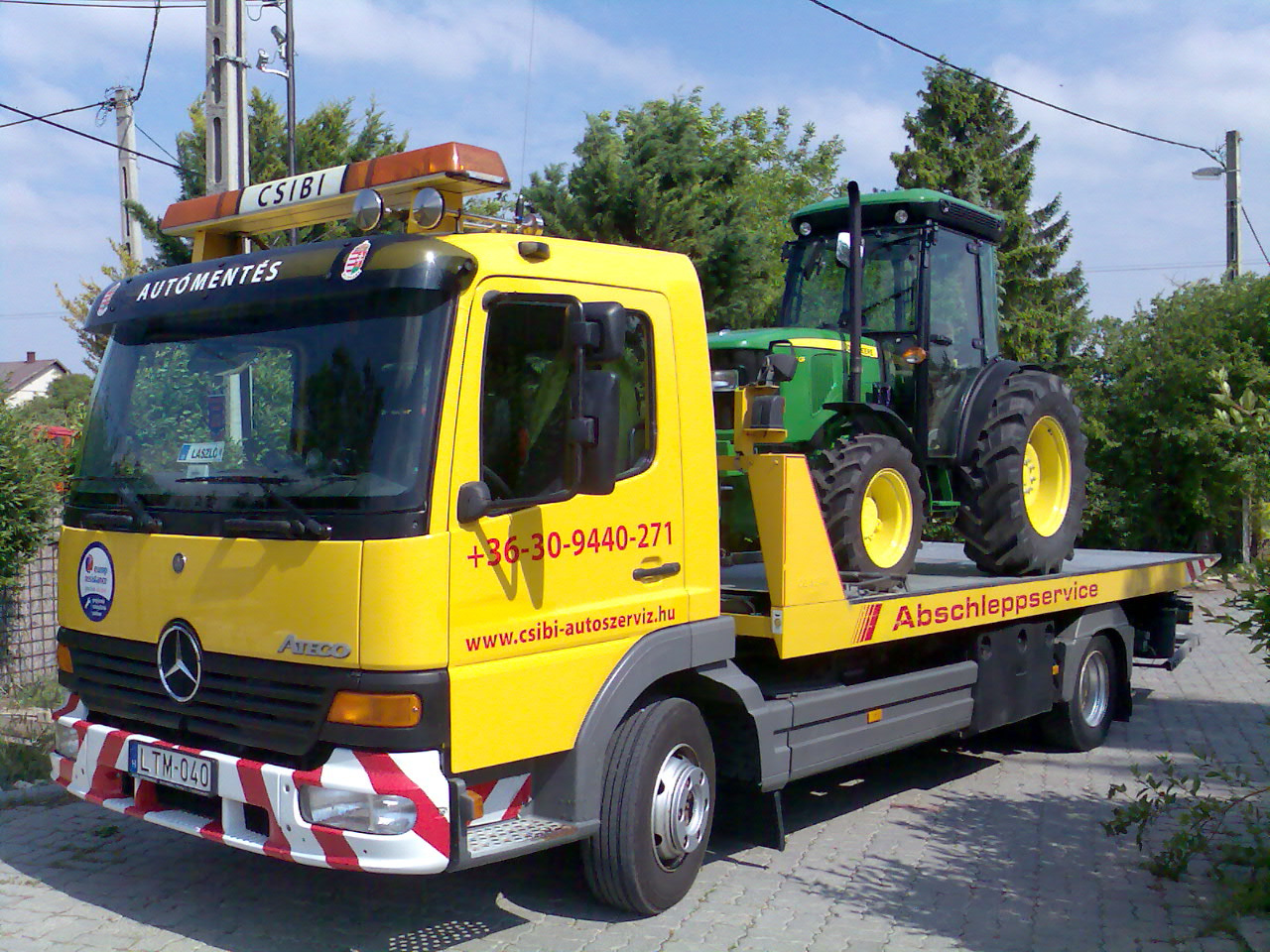 Új traktor szállítása Ausztriából