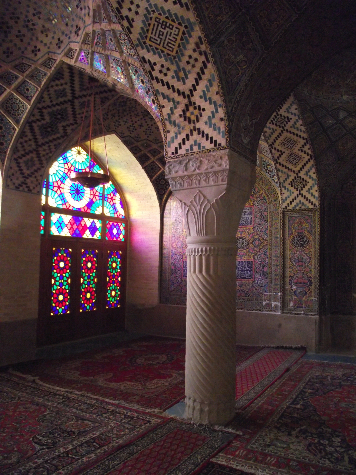 Shiraz - A barátságos Nasir-ol Molk mecset