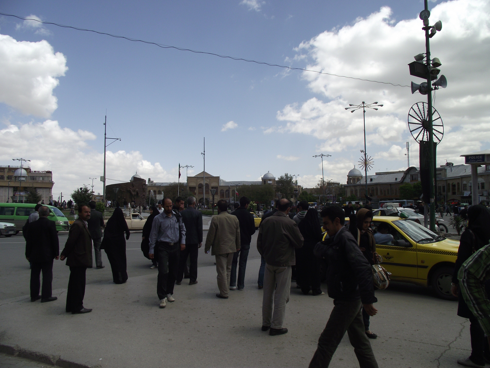 Hamadan - A kör alaprajzú város központi tere