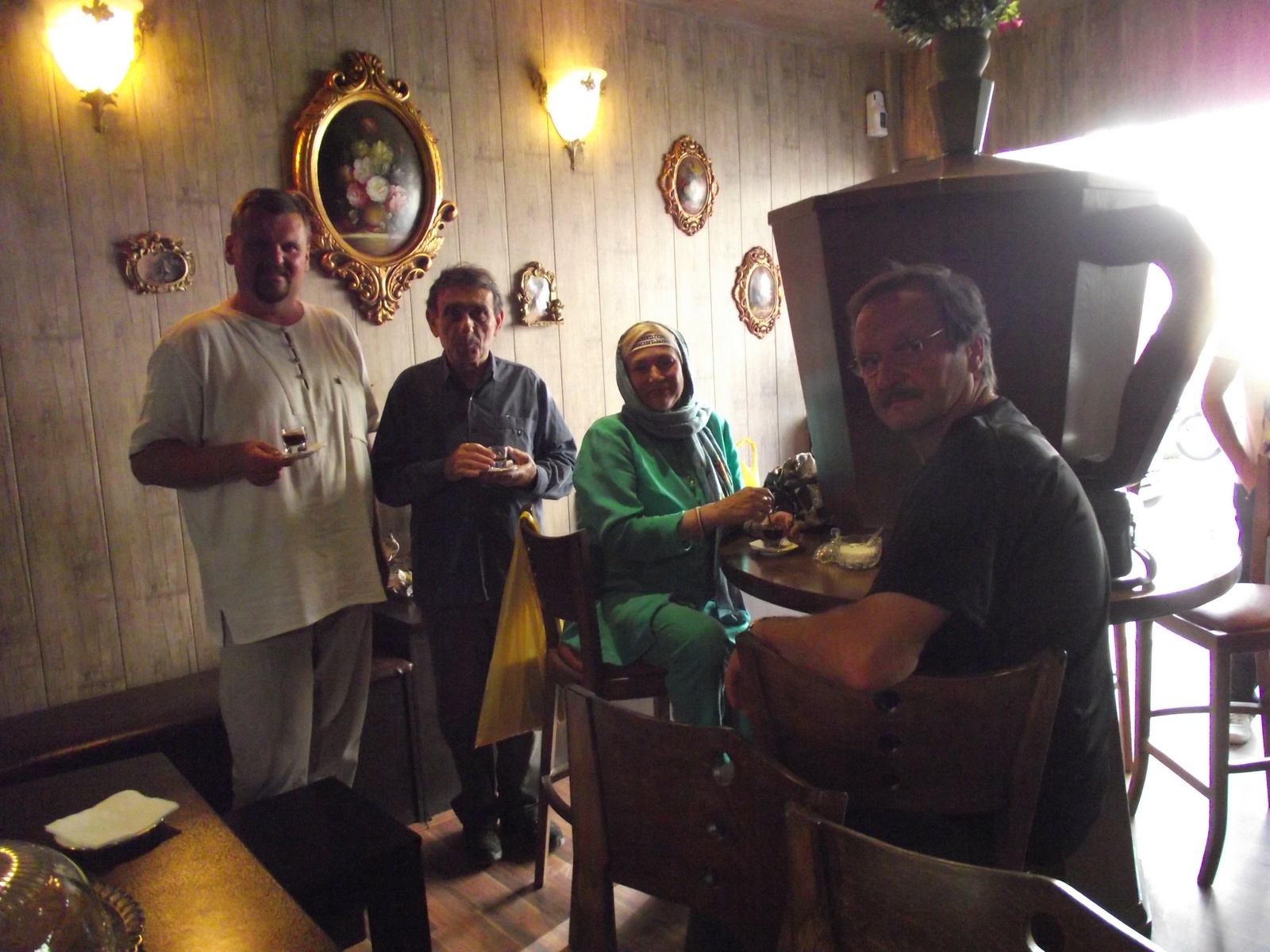 Iszfahán - Egy európai jellegű kávézóban