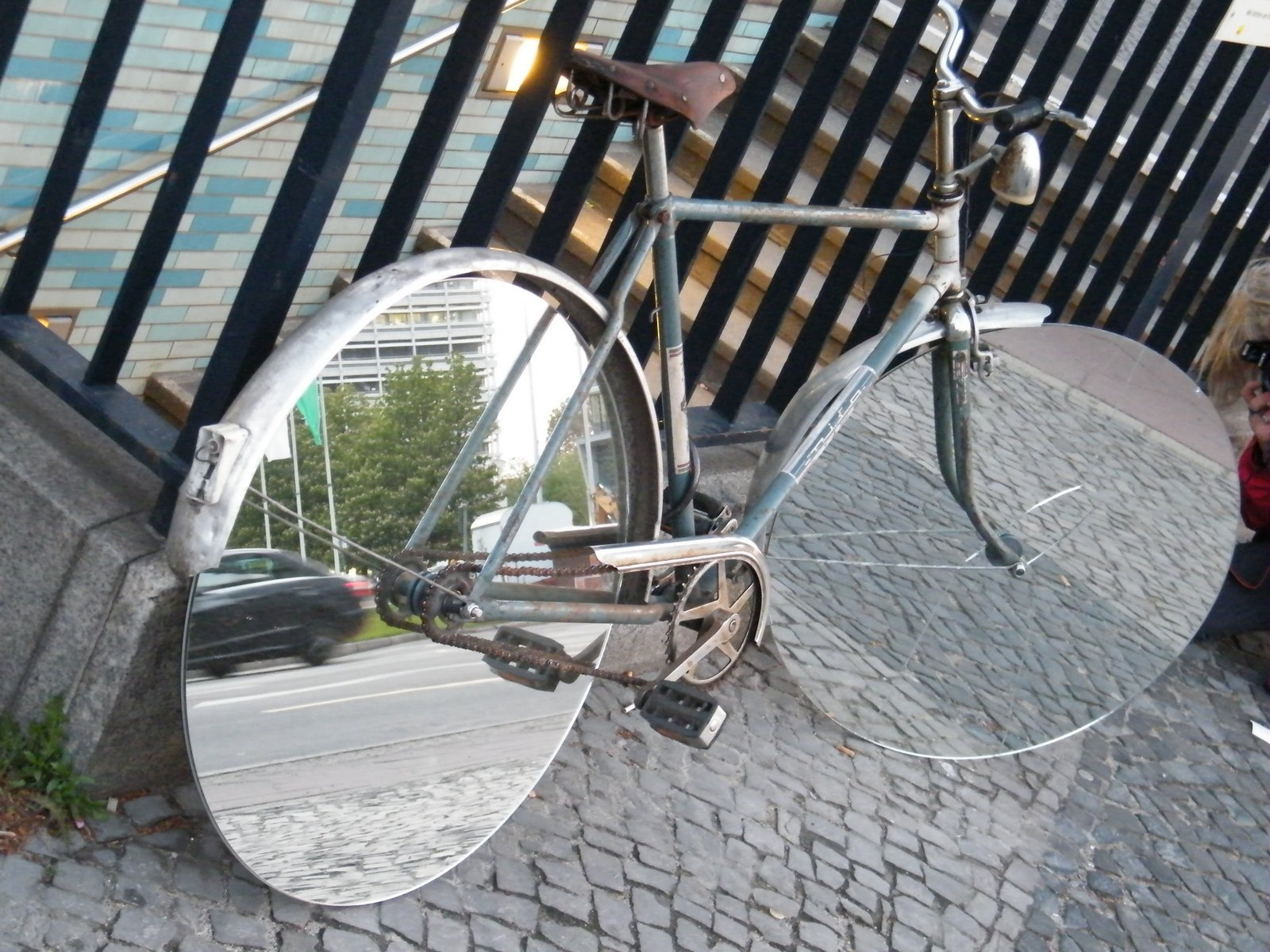mirrorbike