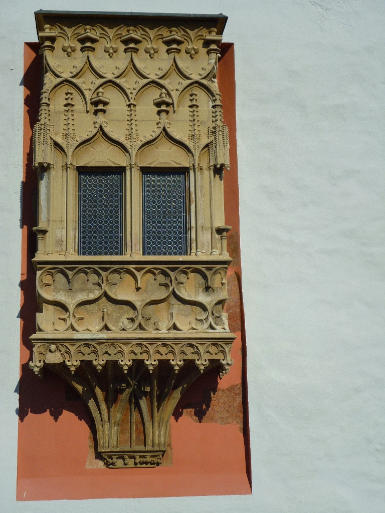 Gótikus zárt erkély