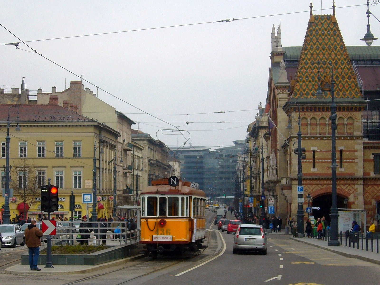 Budapest, Fővám tér - Nosztalgiavillamos 436