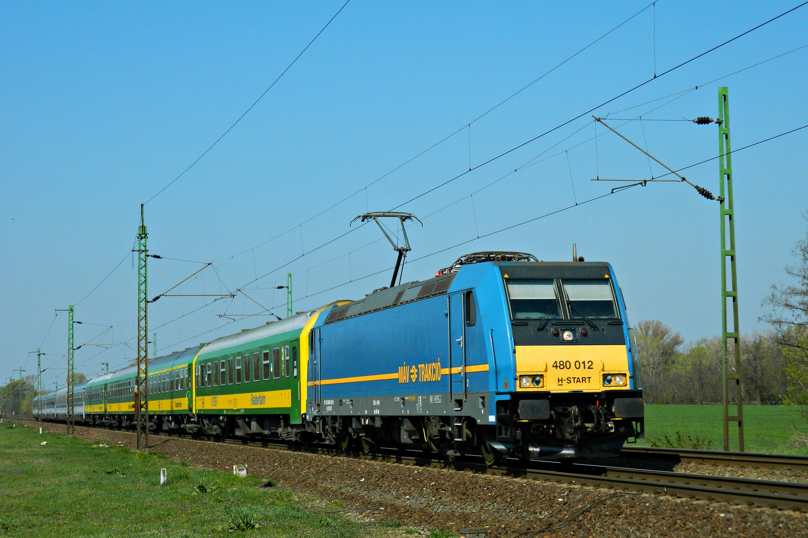 480 012