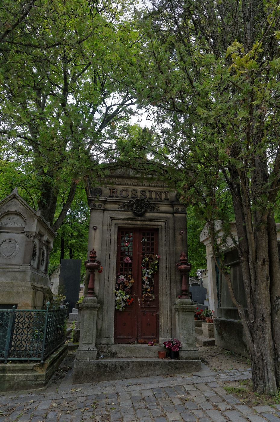 Pere Lachaise temető - Rossini sírja
