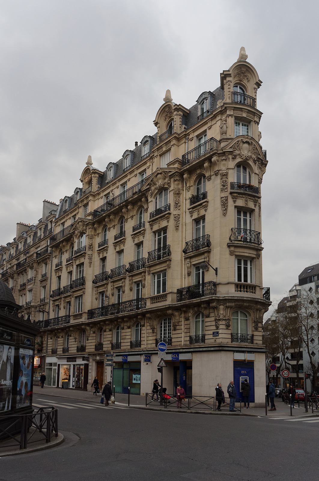 Sarokház Párizsban