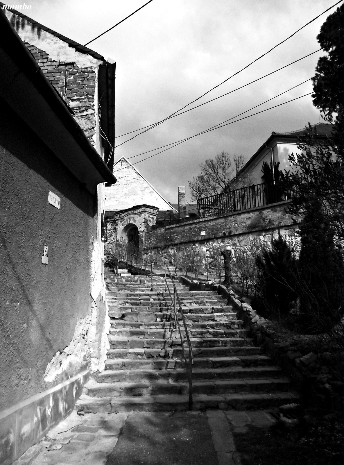 Ösvény utca.Lépcső