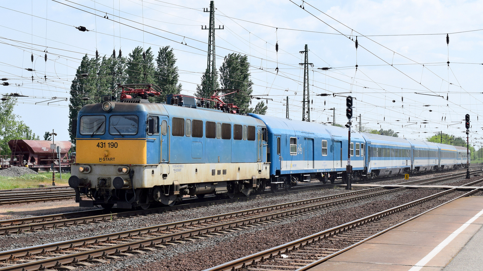 431 190 (Szili)+8055 020 (Halberstadti) vezérlőkocsi