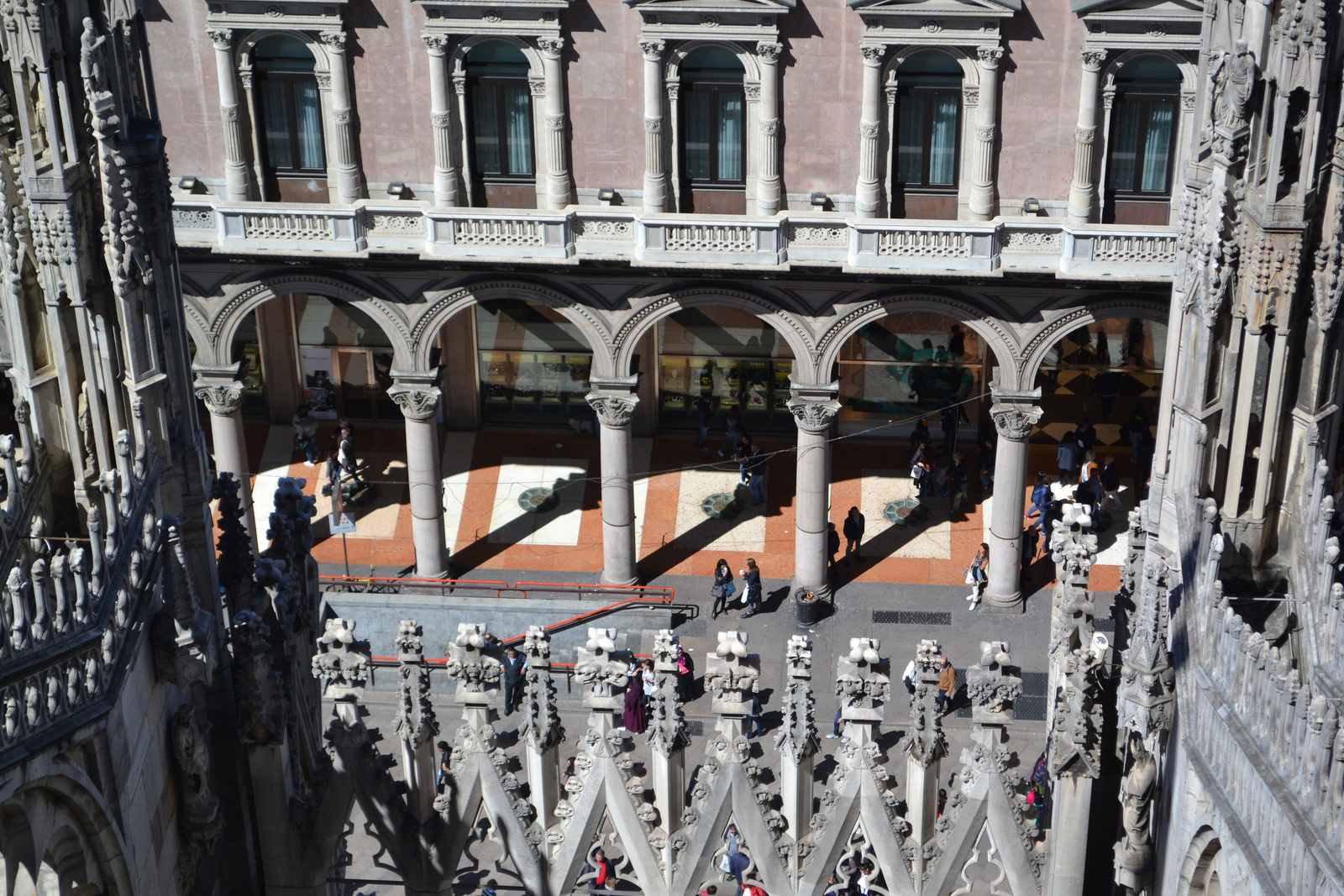 A milánói dómról fotozva