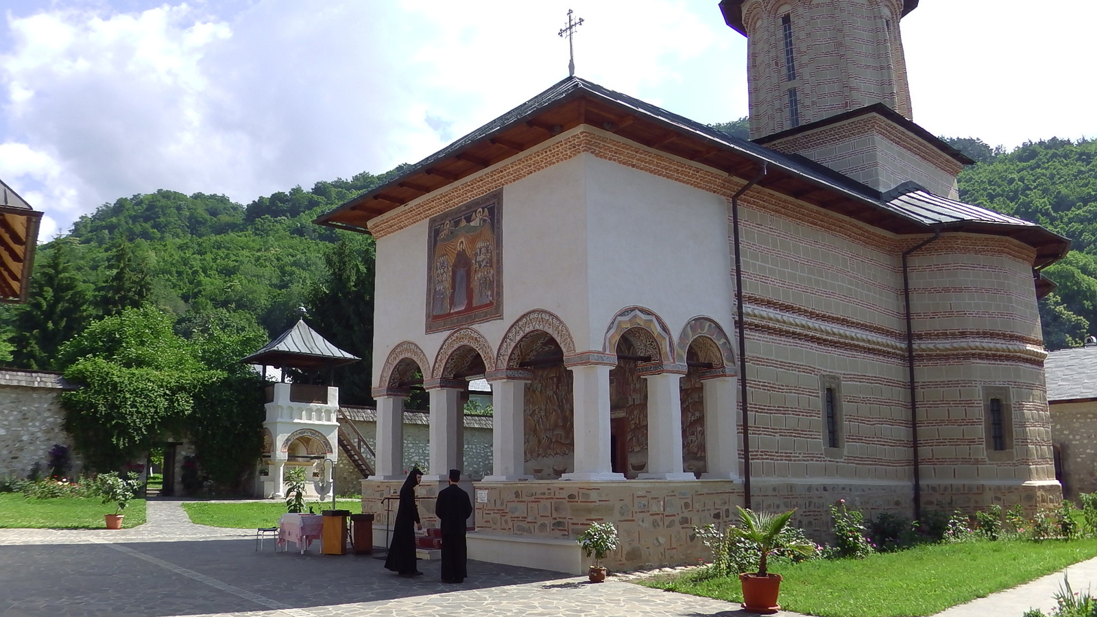 Manastirea Polovragi(Polovragi-monostor)