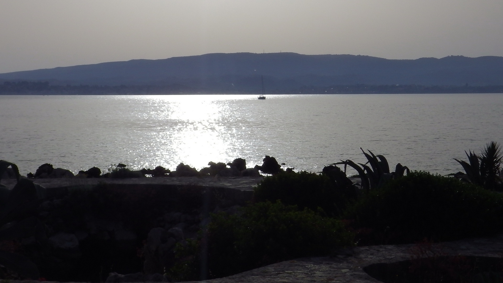 Argostoli öböl látképe a naplementében