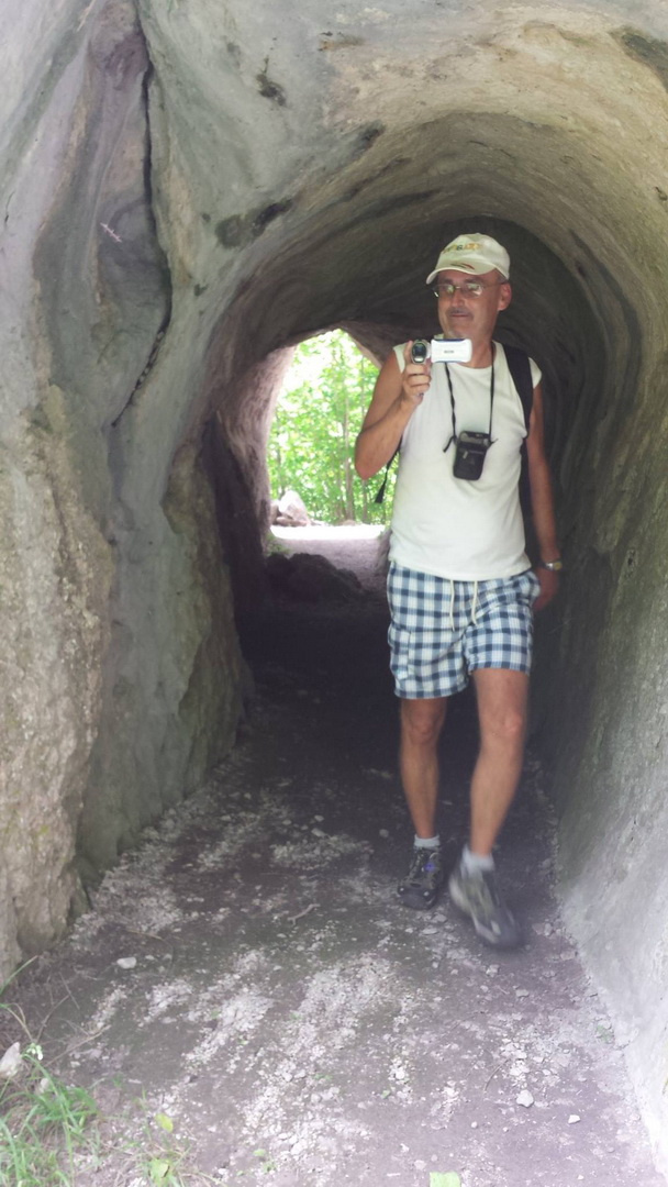 Átjáró a Tatárlik barlangrendszerben