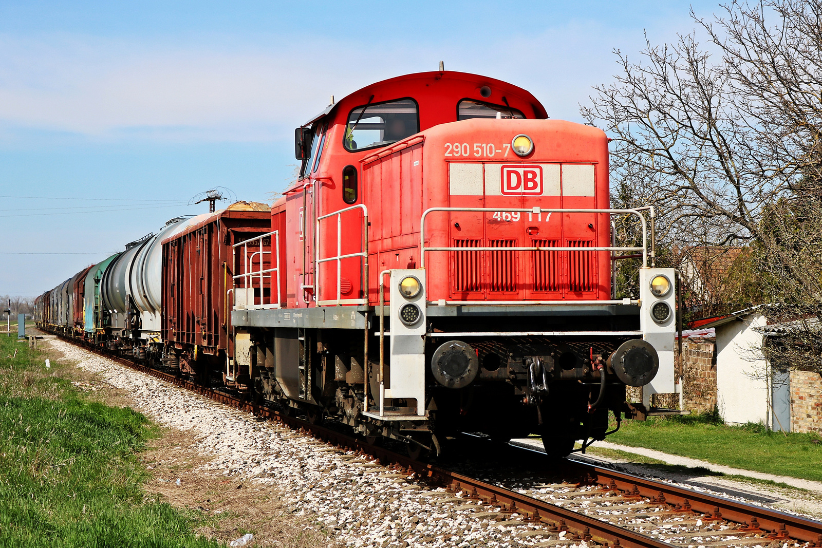 070b Tát