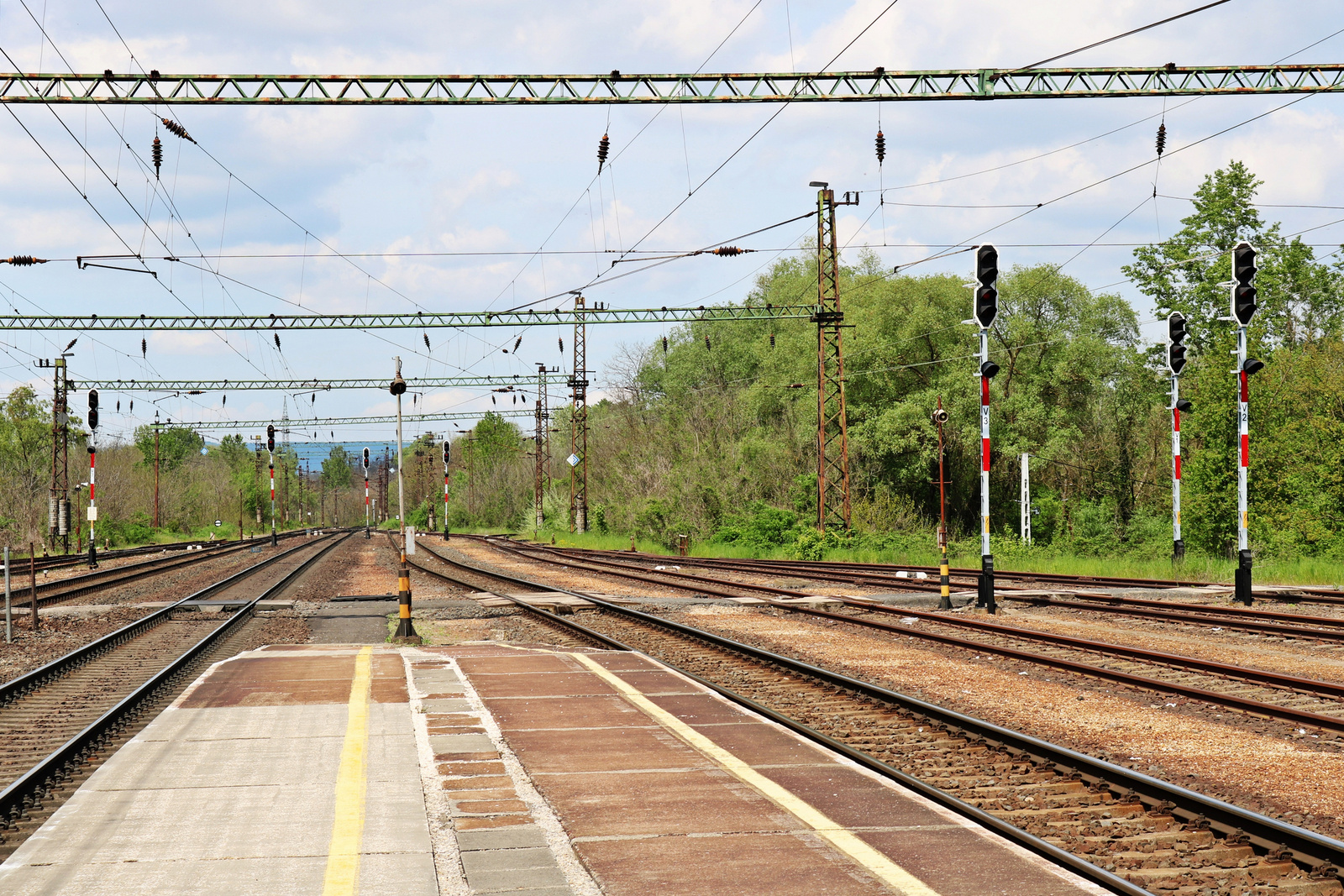 c032e Szárliget