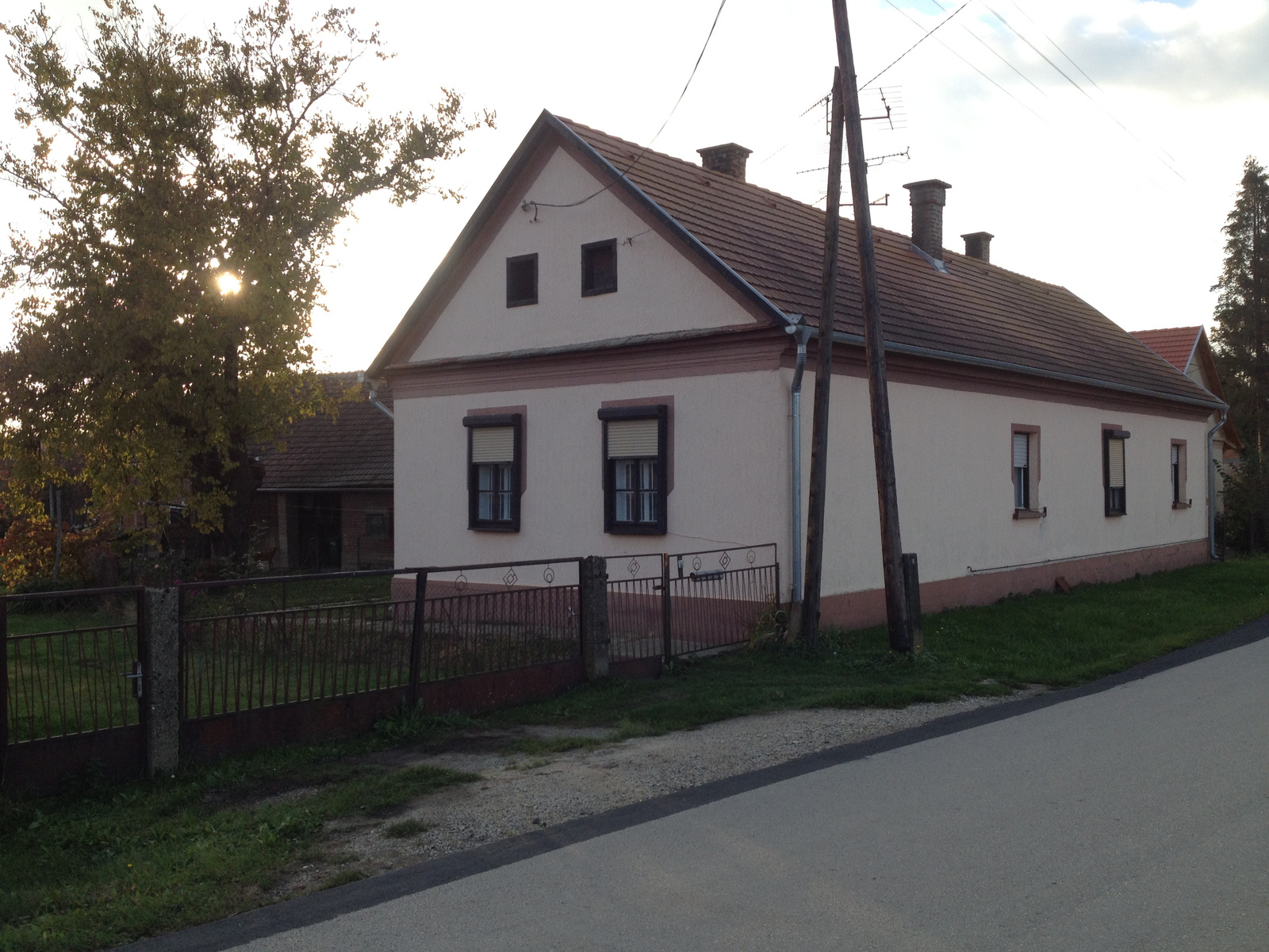 IMG 0421 Bajánsenyei házak -Őrbajánháza (2016-10-30)