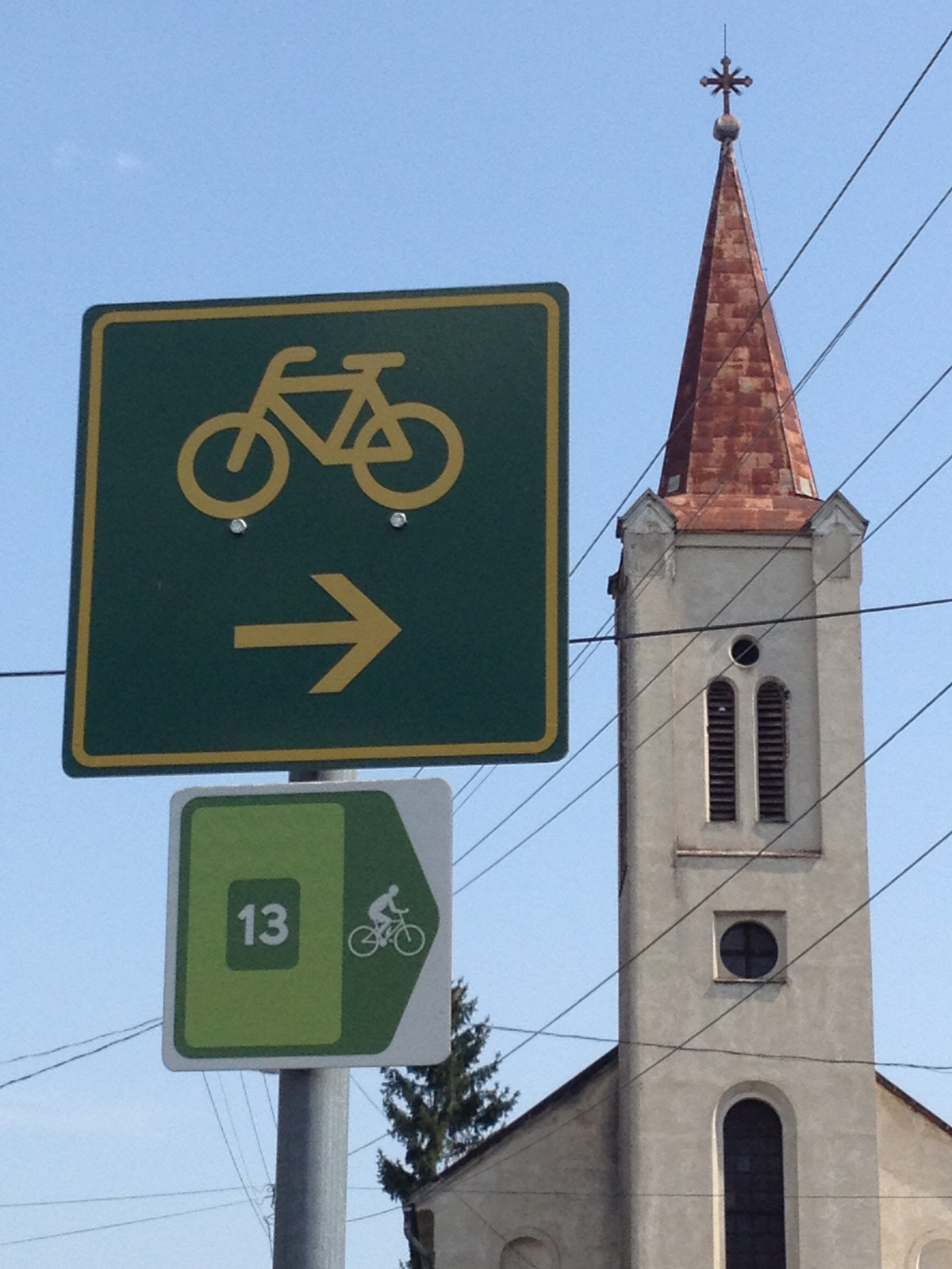 IMG 9322 13-as kerékpárút jellegzetes táblája
