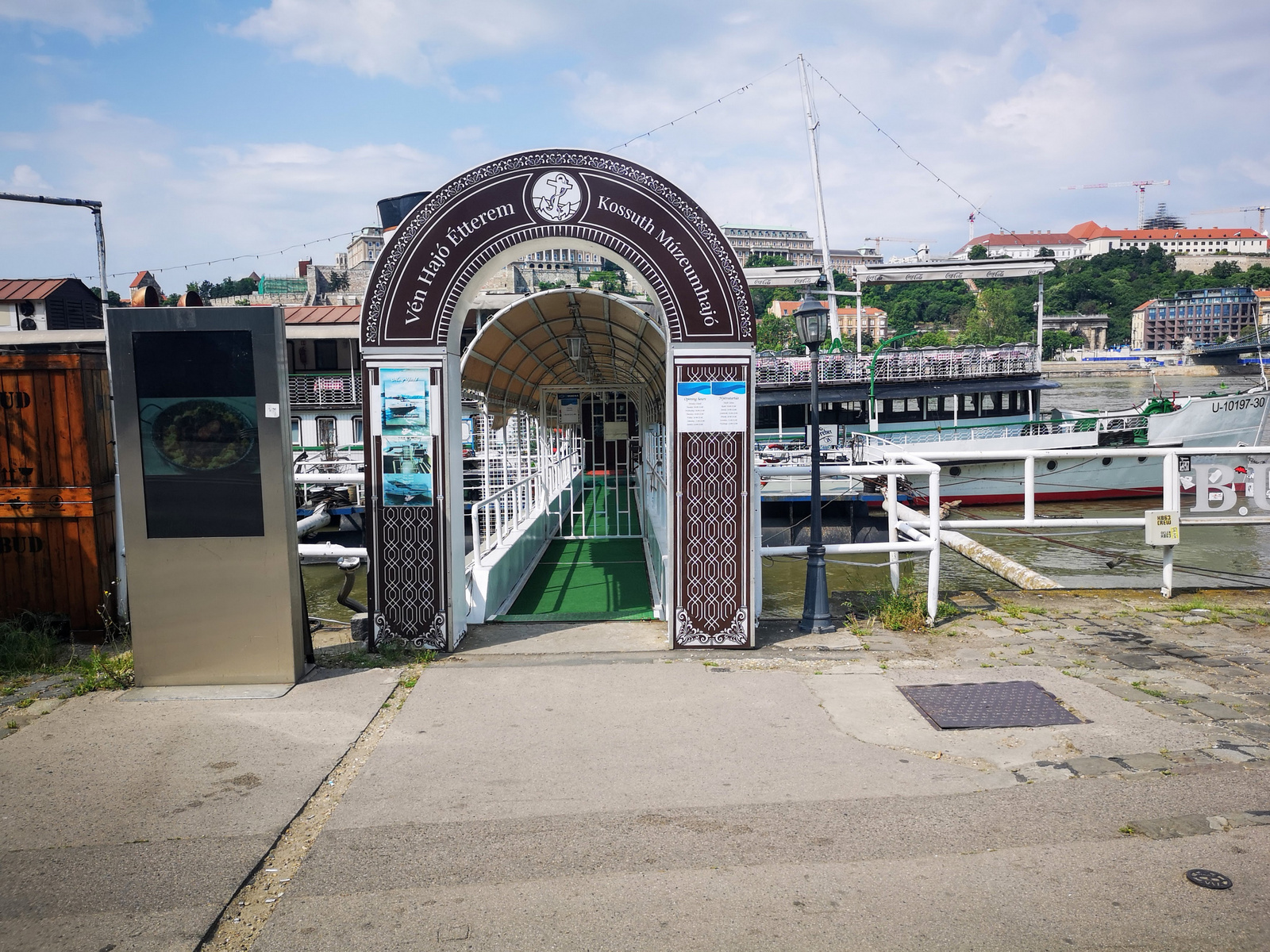 étterem vs. múzeum