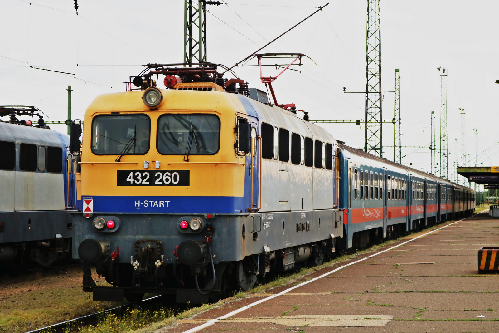 330 Szolnok