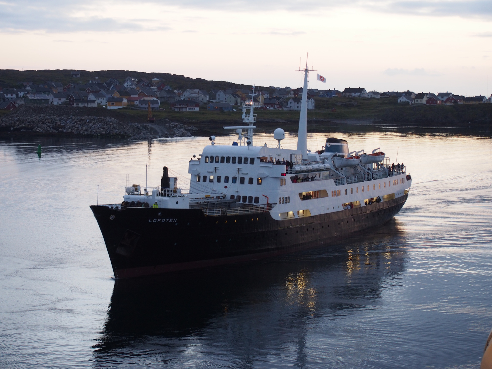 MS Lofoten