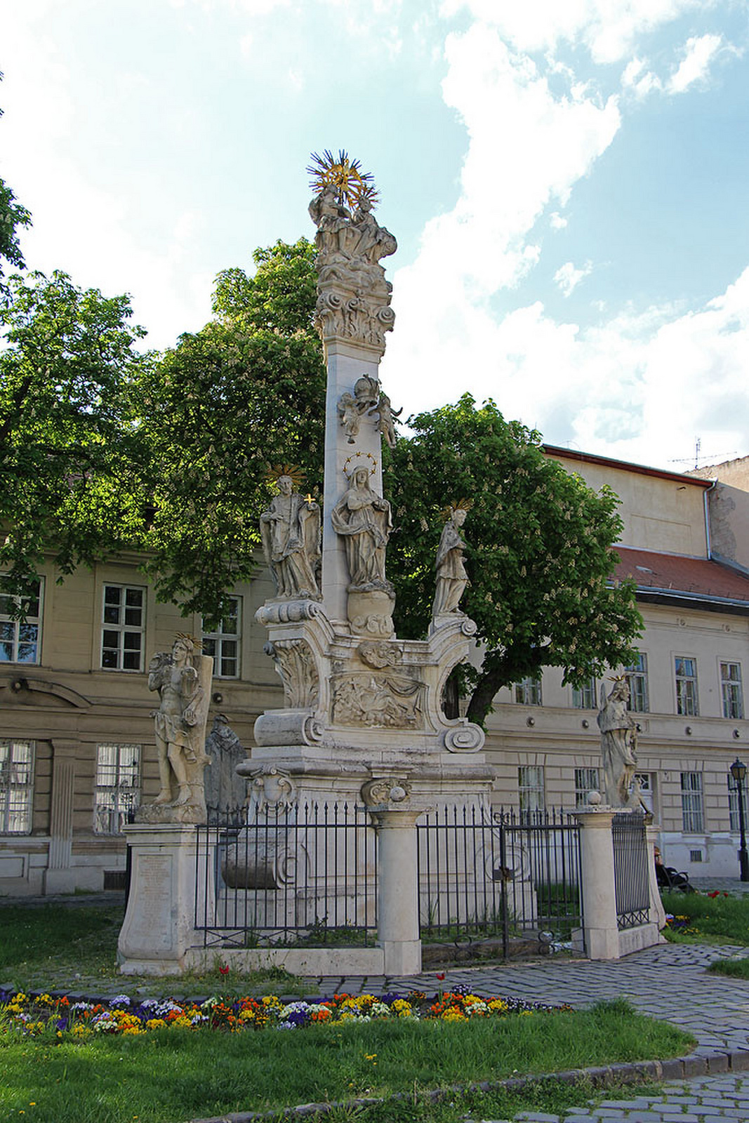 Szentháromság-szobor - III Szentlélek tér