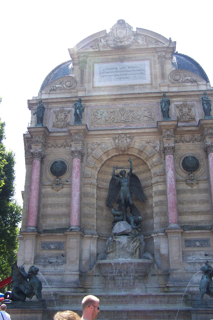 La Fontaine de Saint Michel - Szent Mihály kútja