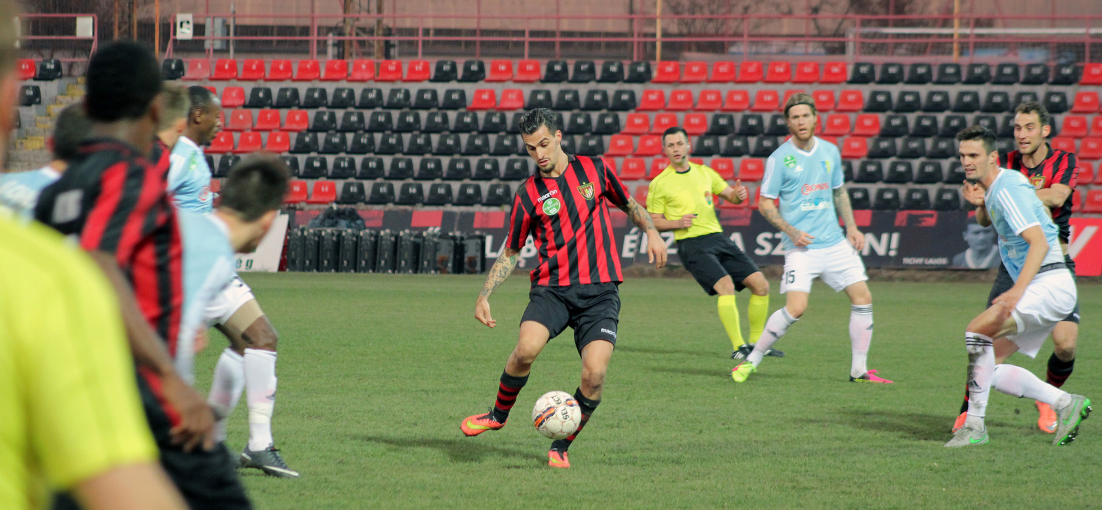 Honved-Mezokovesd 16 Babar 0027