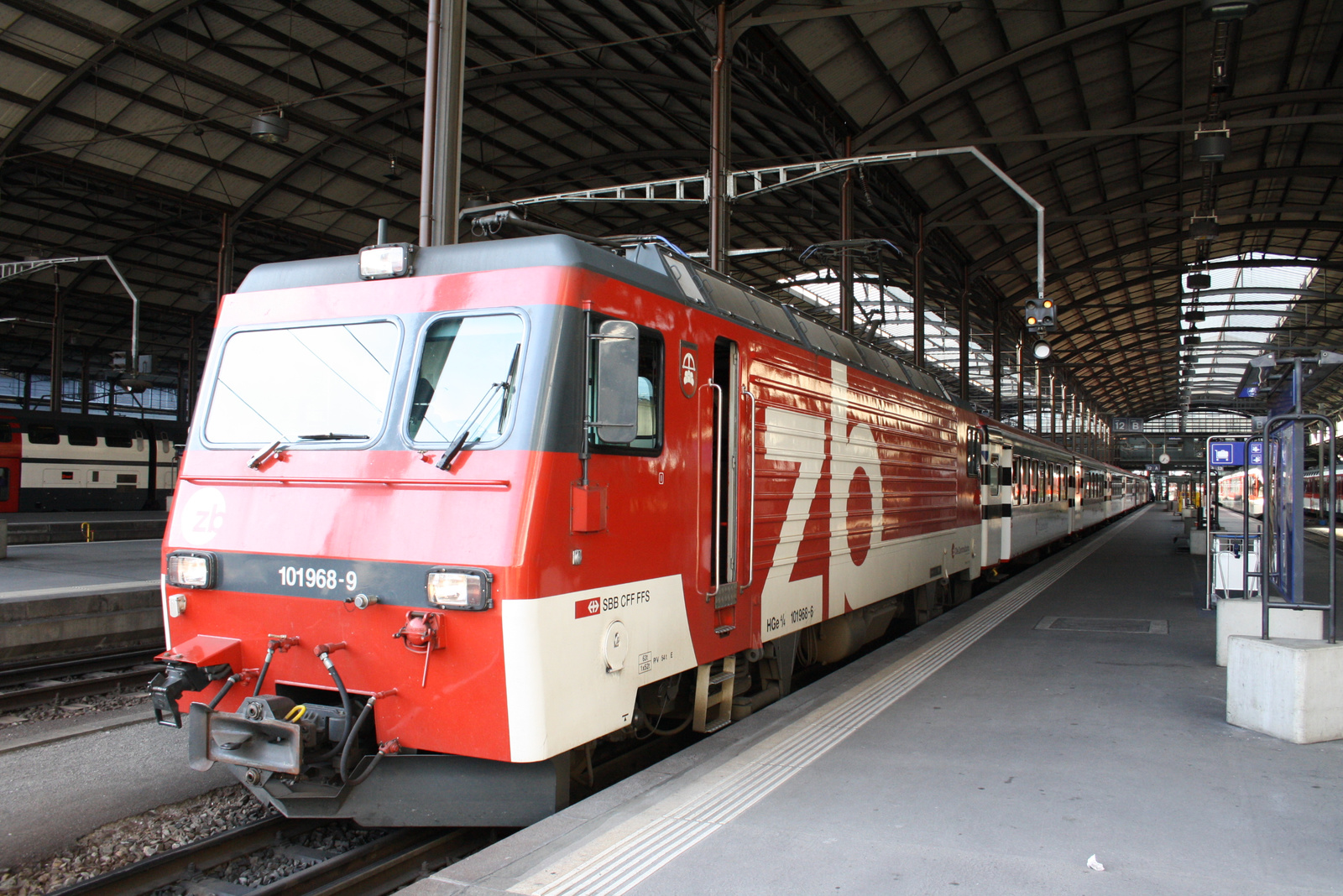 Luzern-Sarnen-Meiringen IR Zentralbahn HGe101 968 2