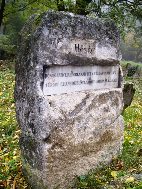 296 Bánfalva hősi temető