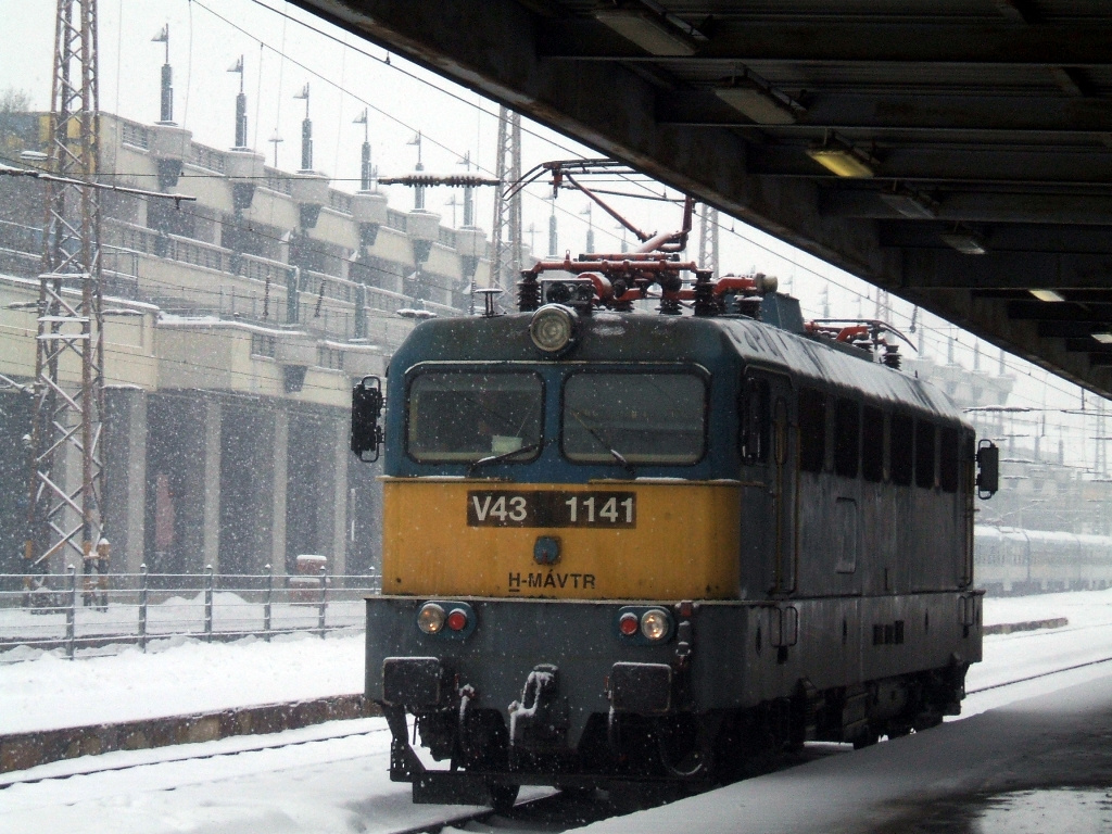 V43 1141