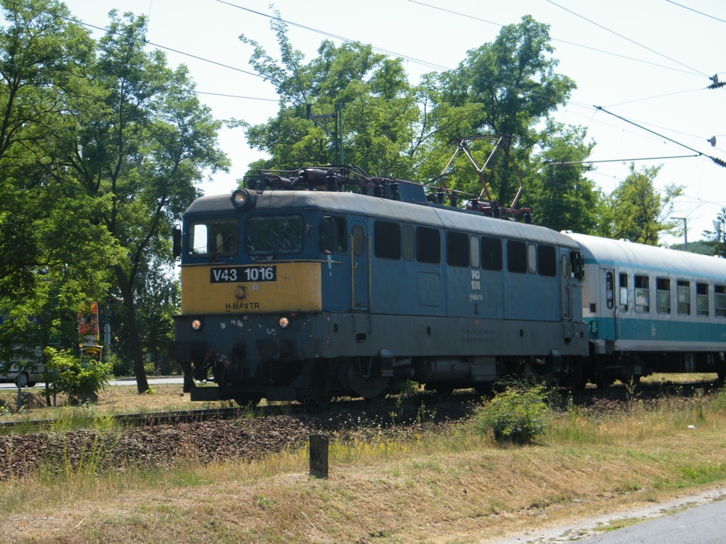 V43 1016