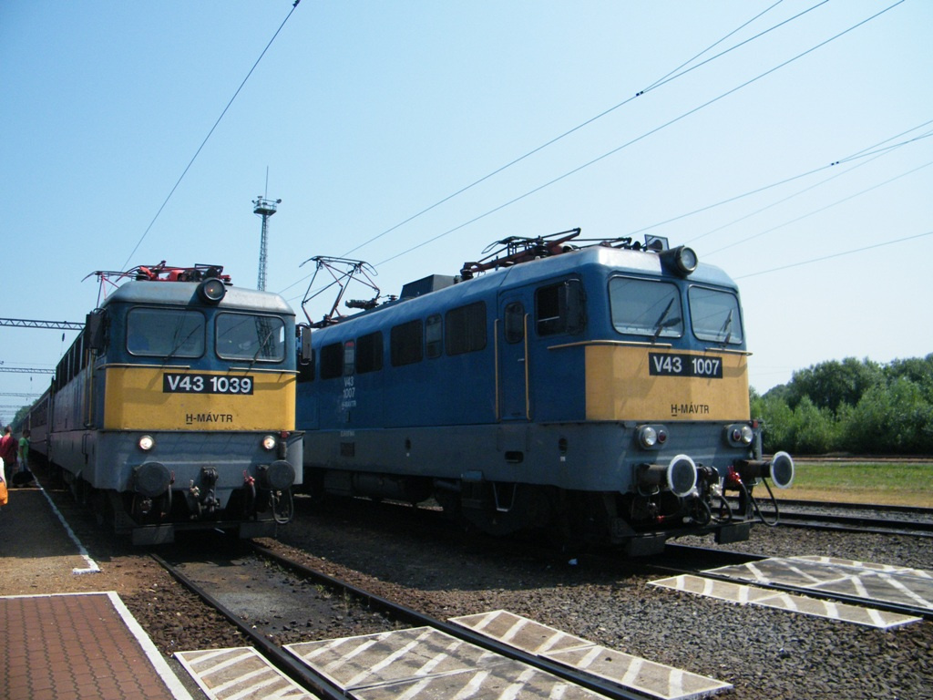 V43 1039 és 1007