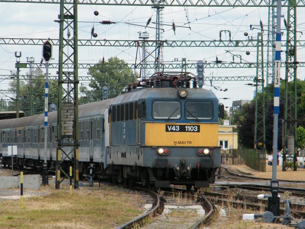 V43 1103