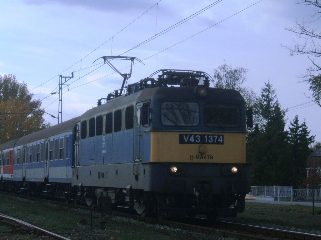 V43 1374