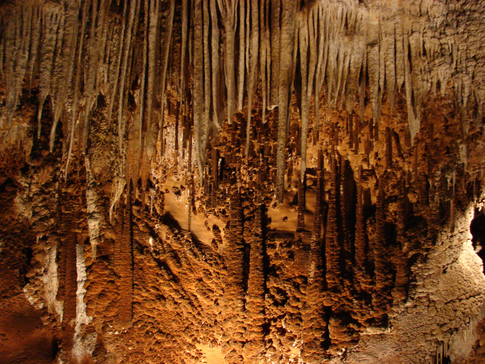 Esztramos, Rákóczi-barlang