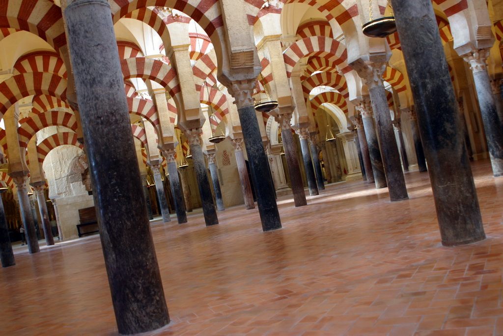 cordoba mezquita and lines