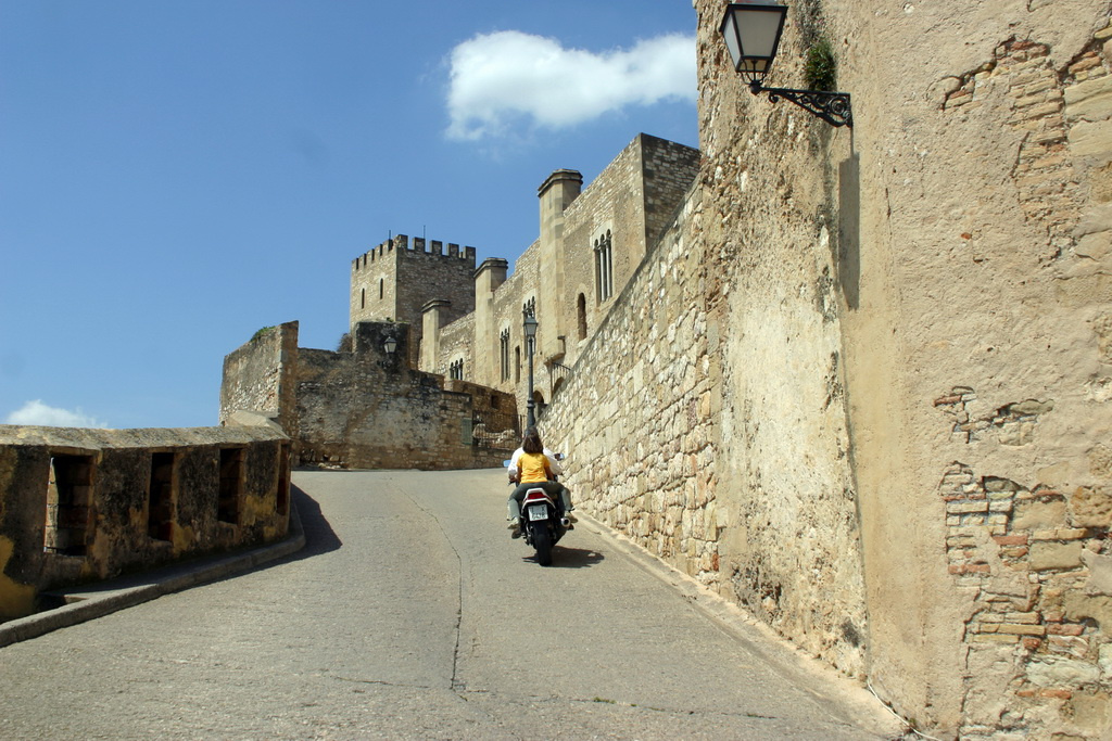 tortosa present and past