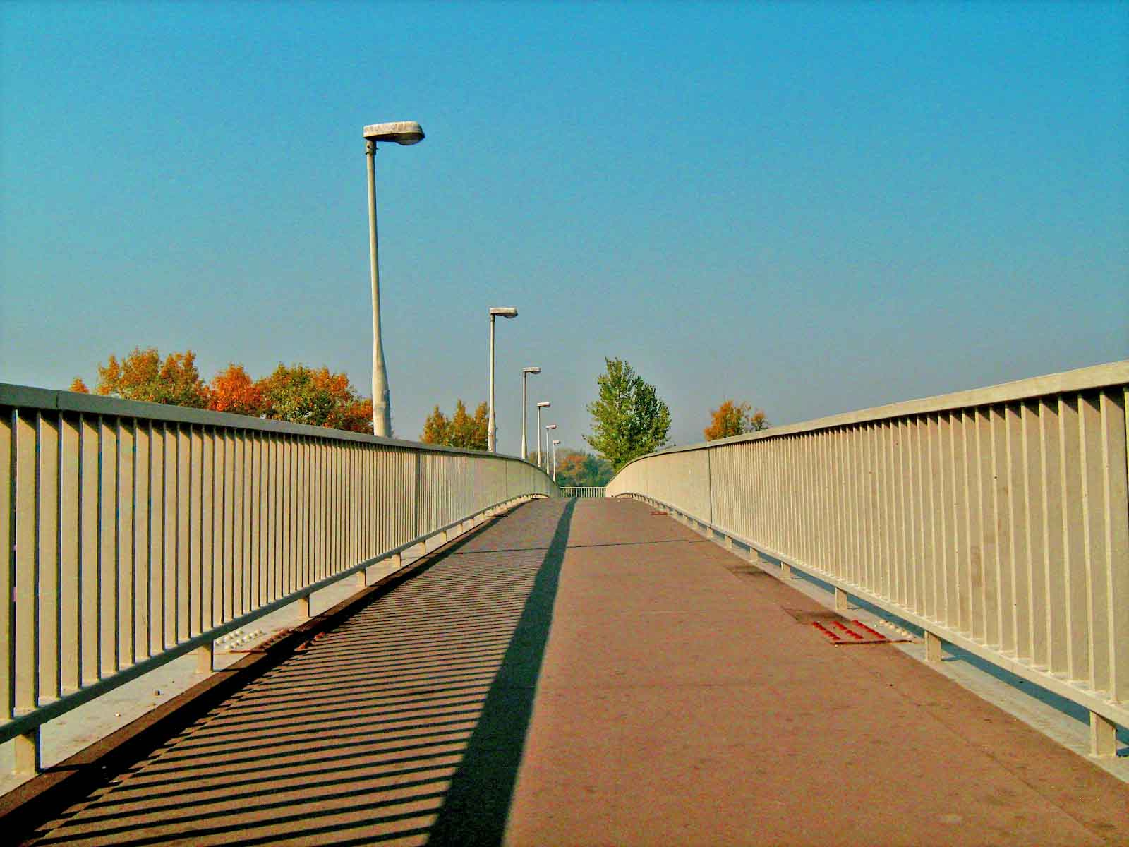 gyalogos híd - felezővonal