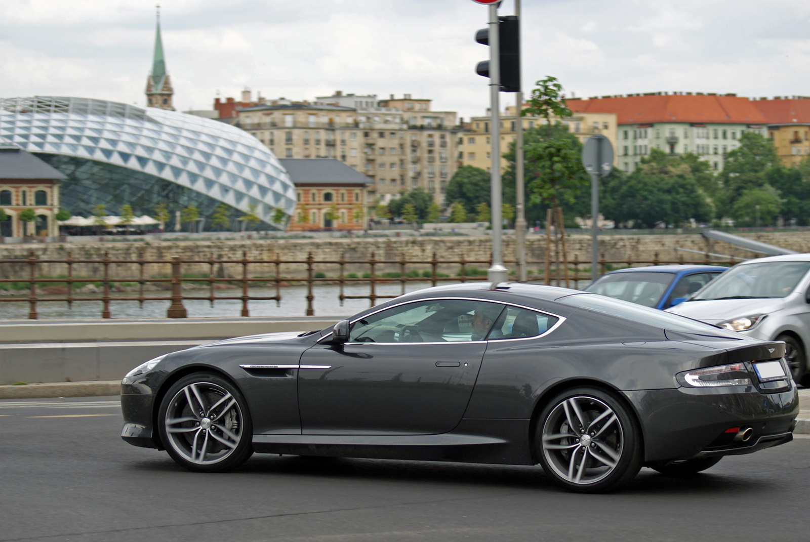 Aston Martin Virage